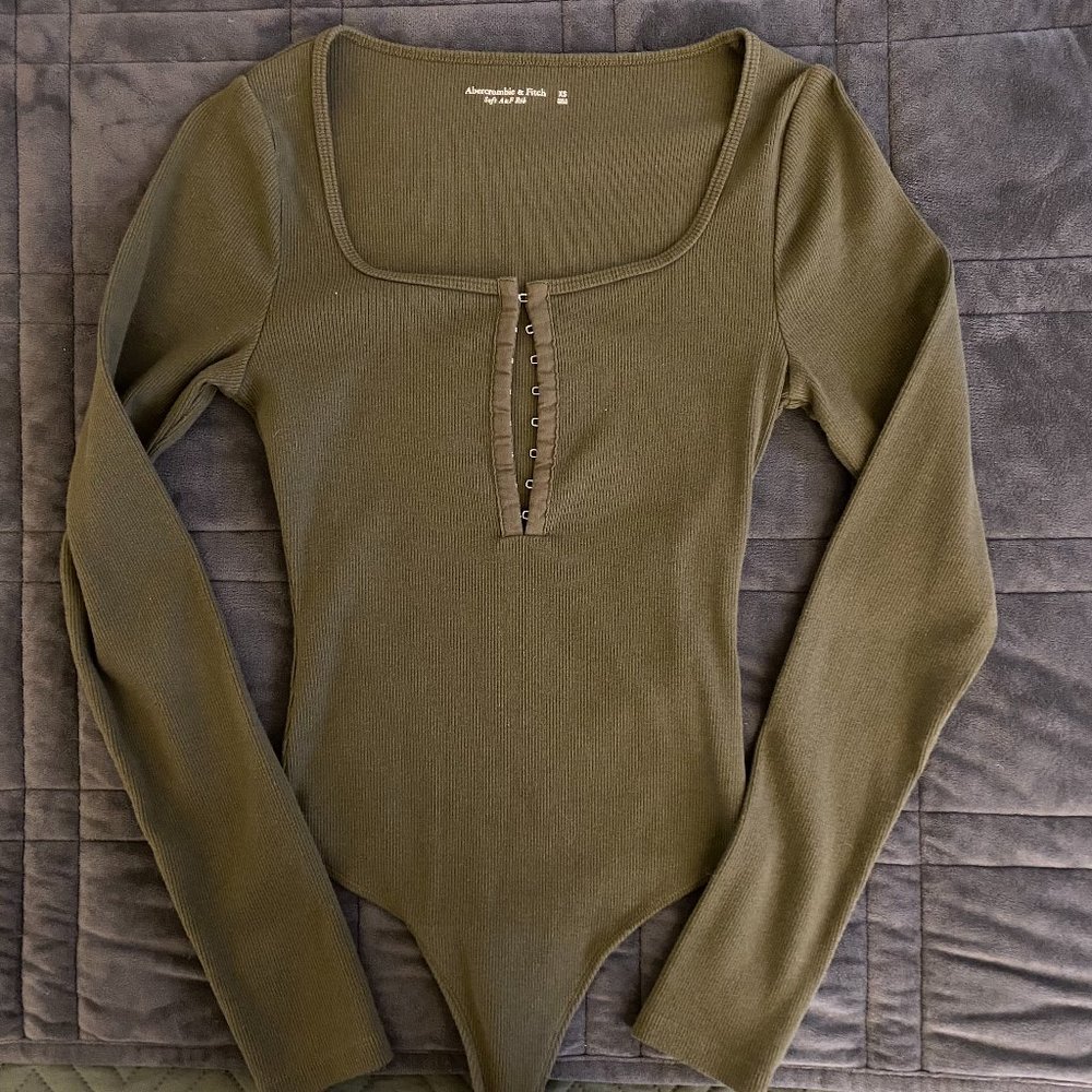 NWOT Abercrombie & Fitch Long Sleeve Bodysuit